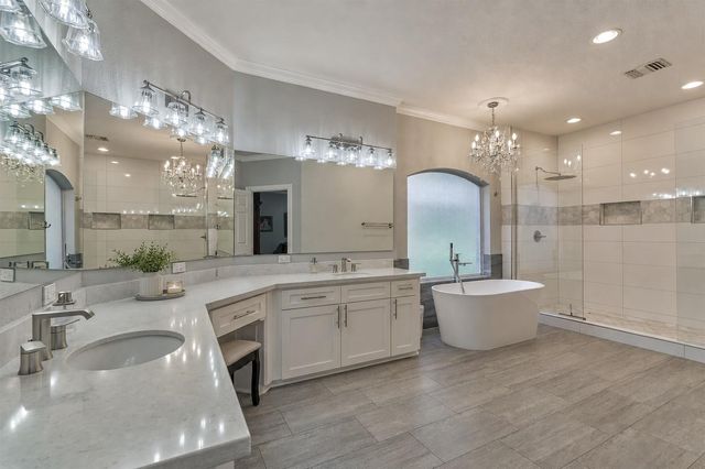 609 Edgewood Drive, Montgomery, TX 77356