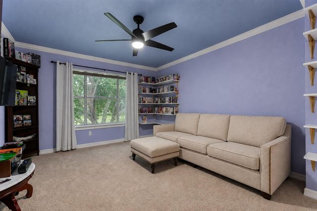 609 Edgewood Drive, Montgomery, TX 77356