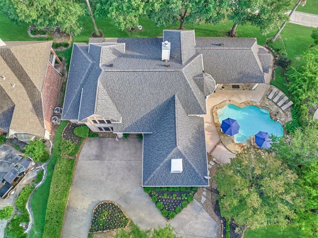 609 Edgewood Drive, Montgomery, TX 77356
