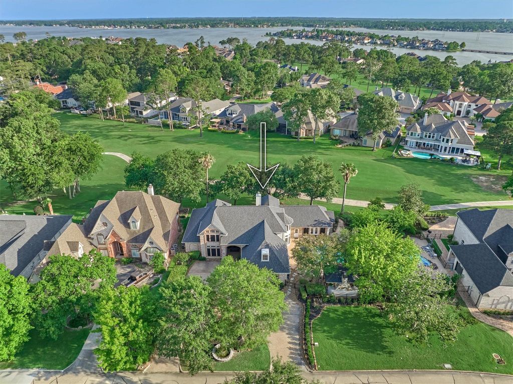609 Edgewood Drive, Montgomery, TX 77356