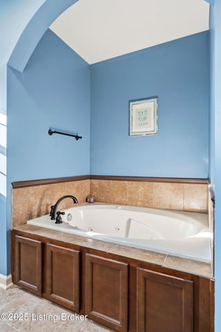 1928 Clearwater Dr, Lawrenceburg, KY 40342