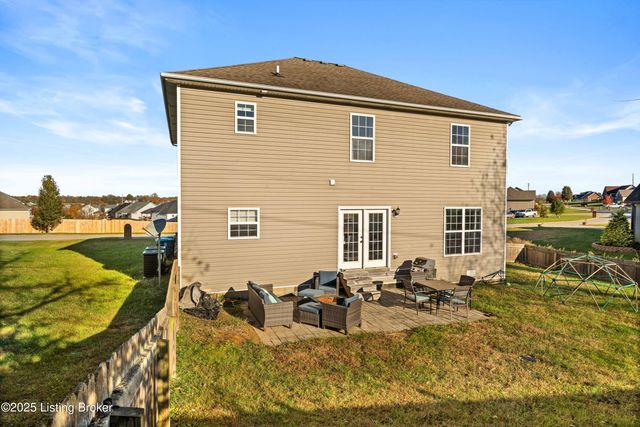 1928 Clearwater Dr, Lawrenceburg, KY 40342