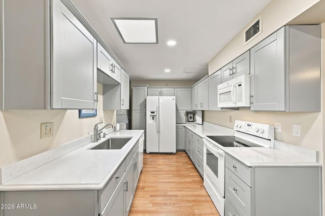 17037 N PINION Lane, Sun City, AZ 85373