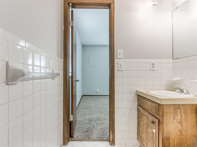 822 Russell Circle, Norman, OK 73071