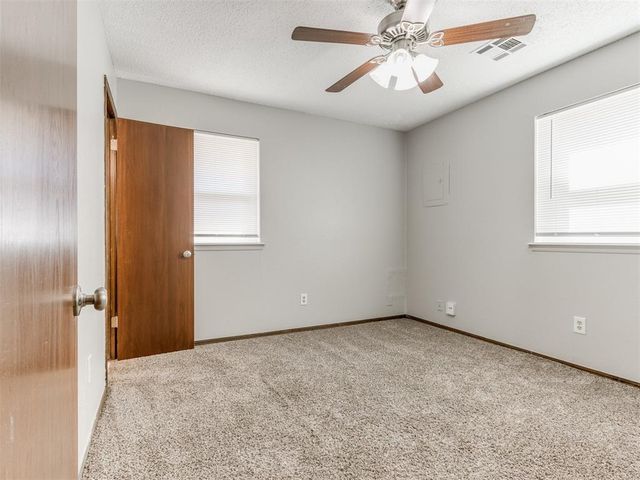 822 Russell Circle, Norman, OK 73071