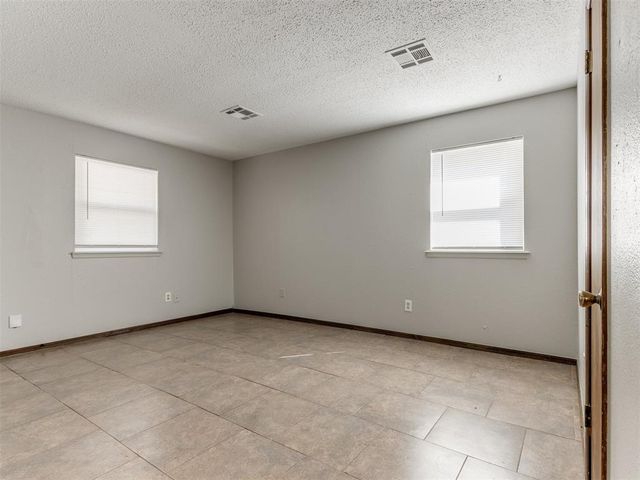 822 Russell Circle, Norman, OK 73071
