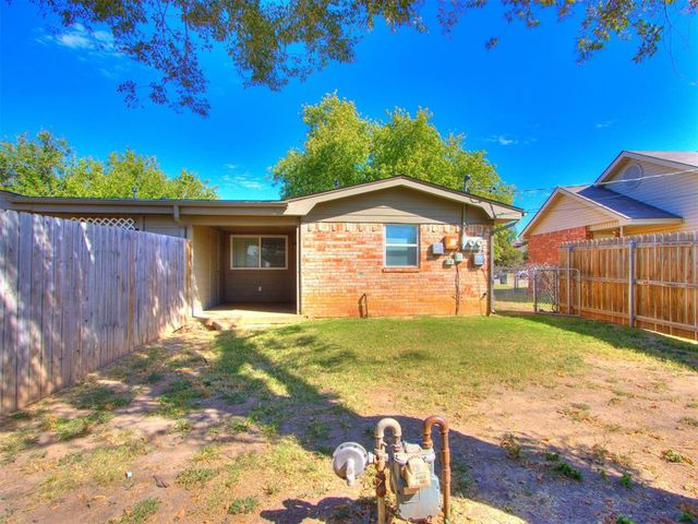 822 Russell Circle, Norman, OK 73071