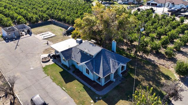 12647 E Clarkson Avenue, Kingsburg, CA 93631