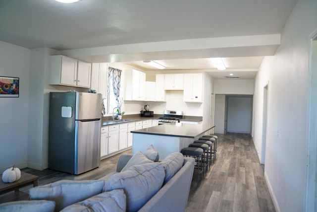 12647 E Clarkson Avenue, Kingsburg, CA 93631