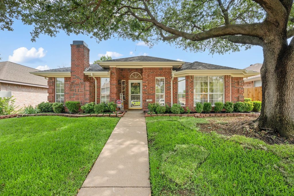 1403 Signet Drive, Euless, TX 76040