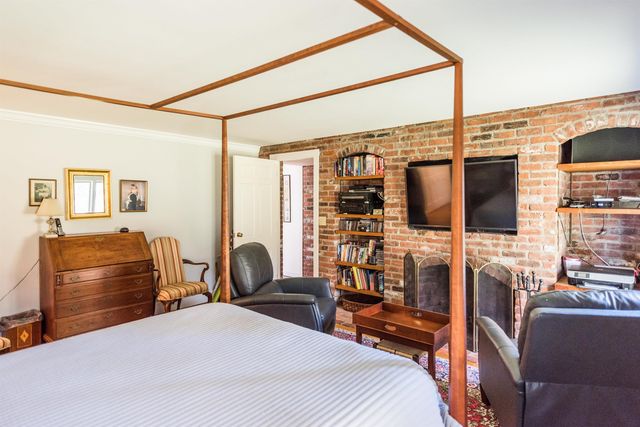 487 Vermont Route 100, Londonderry, VT 05155