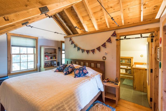 487 Vermont Route 100, Londonderry, VT 05155