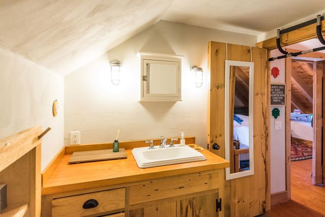 487 Vermont Route 100, Londonderry, VT 05155