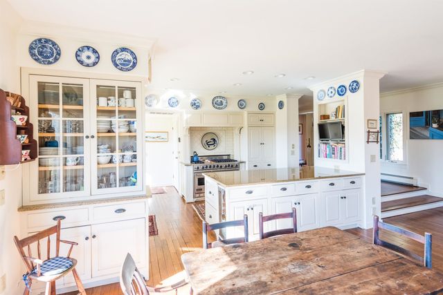 487 Vermont Route 100, Londonderry, VT 05155