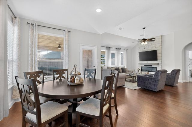 476 Wolf Creek Drive, Waxahachie, TX 75165