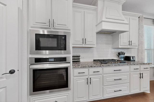 476 Wolf Creek Drive, Waxahachie, TX 75165