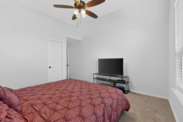 476 Wolf Creek Drive, Waxahachie, TX 75165