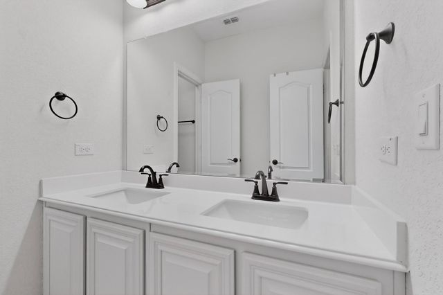 476 Wolf Creek Drive, Waxahachie, TX 75165