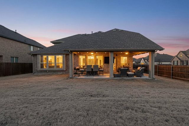 476 Wolf Creek Drive, Waxahachie, TX 75165