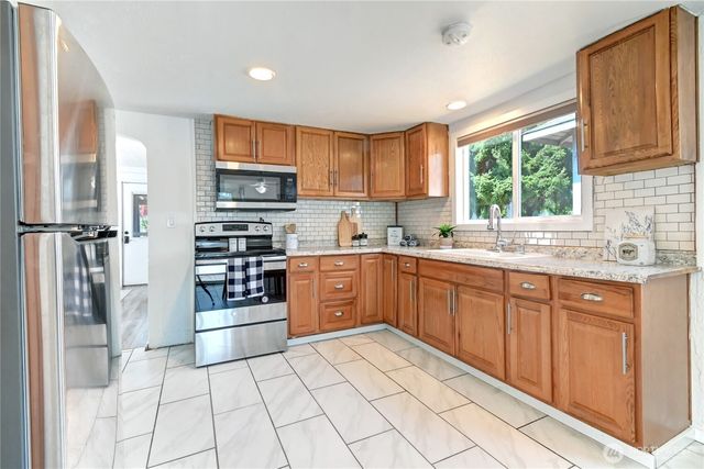 2327 Harrison Avenue, Everett, WA 98201