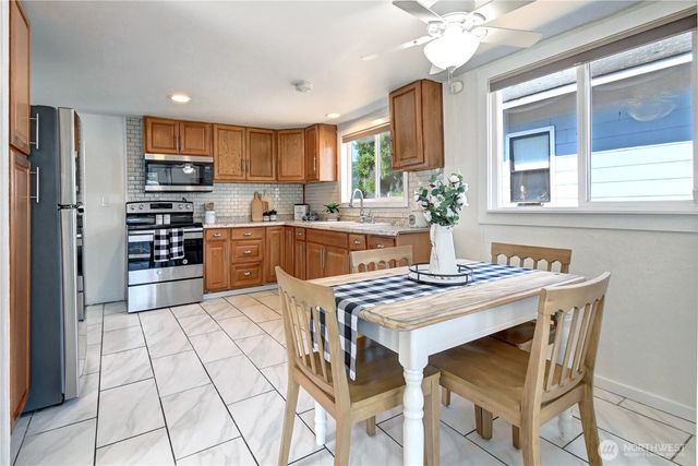 2327 Harrison Avenue, Everett, WA 98201