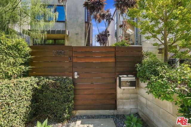 744 Marine Street, Santa Monica, CA 90405