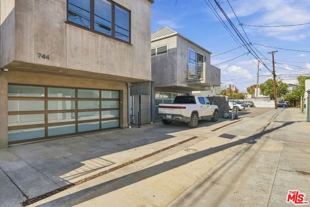 744 Marine Street, Santa Monica, CA 90405