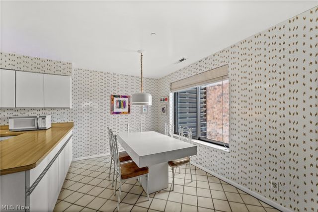 27500 Cedar Road 708, Beachwood, OH 44122