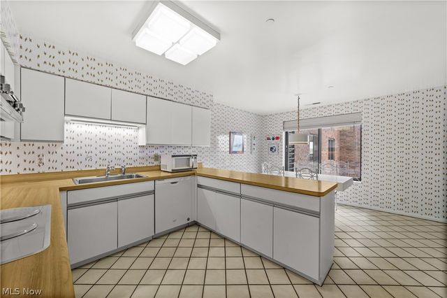 27500 Cedar Road 708, Beachwood, OH 44122