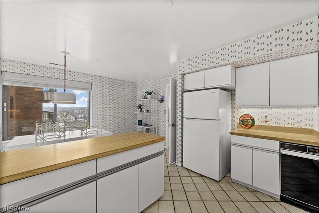 27500 Cedar Road 708, Beachwood, OH 44122