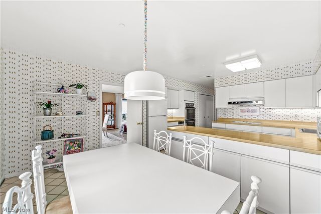 27500 Cedar Road 708, Beachwood, OH 44122