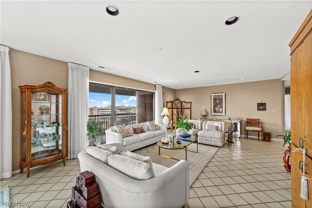 27500 Cedar Road 708, Beachwood, OH 44122