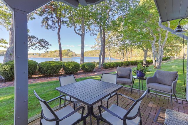 381 Great Oak Road APT 9, Mashpee, MA 02649