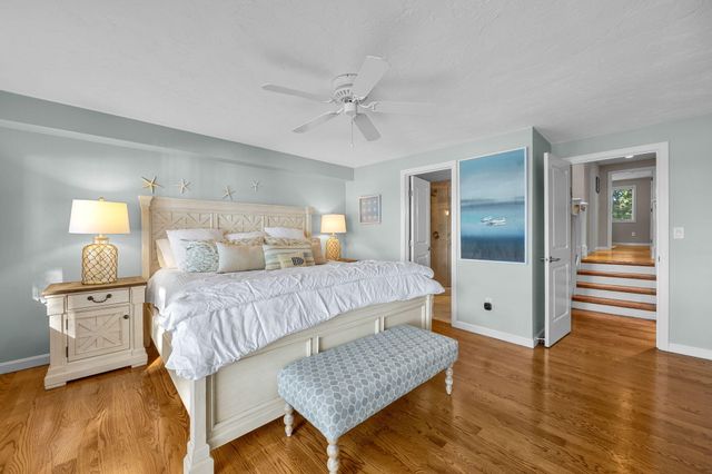 381 Great Oak Road APT 9, Mashpee, MA 02649