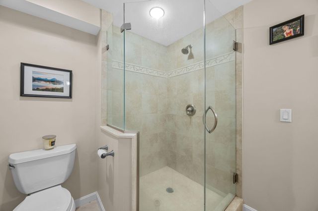 381 Great Oak Road APT 9, Mashpee, MA 02649