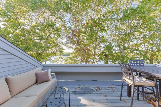 381 Great Oak Road APT 9, Mashpee, MA 02649