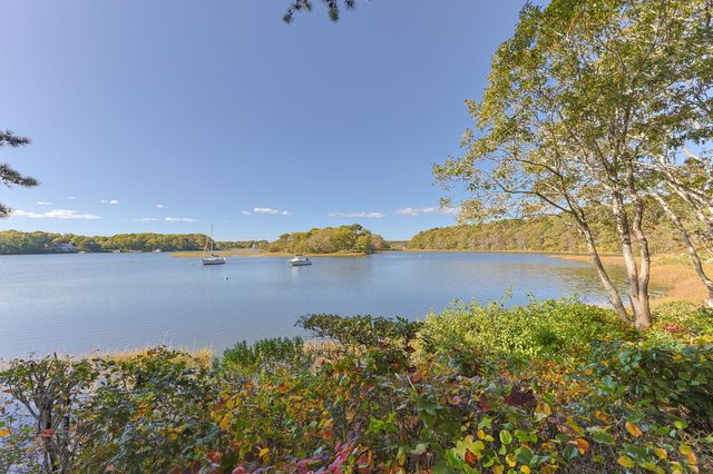 381 Great Oak Road APT 9, Mashpee, MA 02649