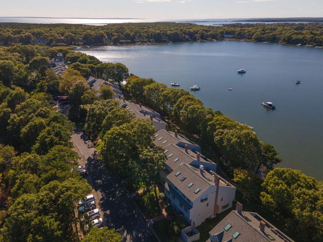 381 Great Oak Road APT 9, Mashpee, MA 02649