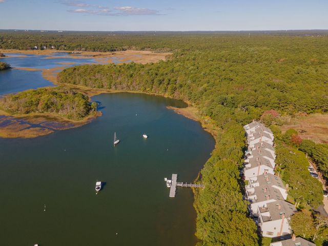 381 Great Oak Road APT 9, Mashpee, MA 02649