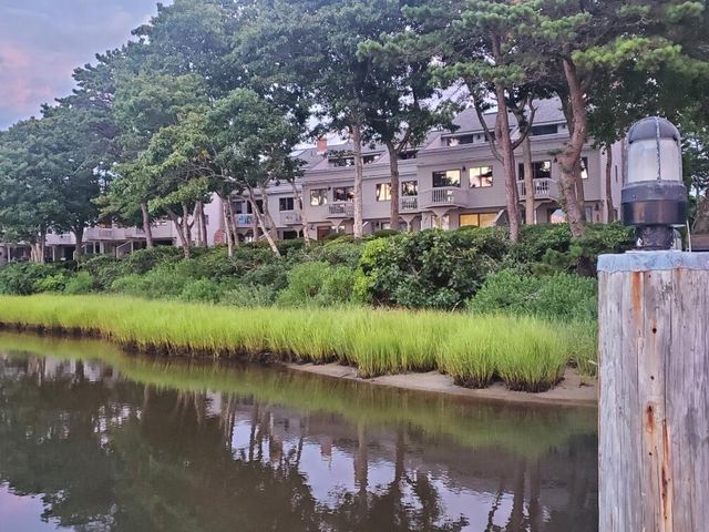 381 Great Oak Road APT 9, Mashpee, MA 02649