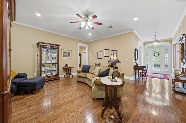 510 Cherry Hills Drive, Huntsville, TX 77340