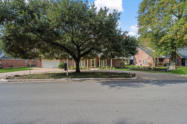 510 Cherry Hills Drive, Huntsville, TX 77340