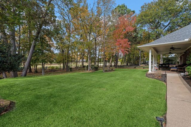 510 Cherry Hills Drive, Huntsville, TX 77340