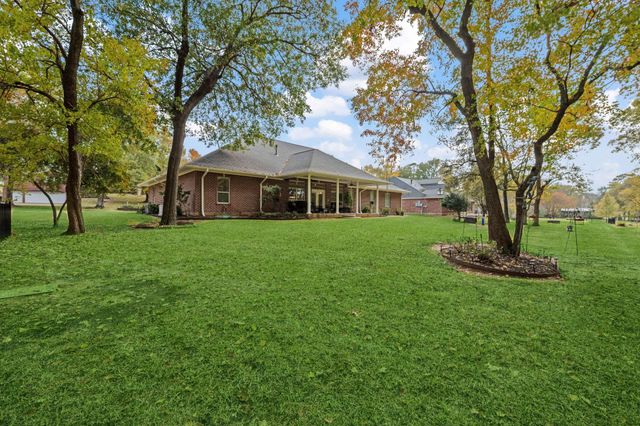 510 Cherry Hills Drive, Huntsville, TX 77340