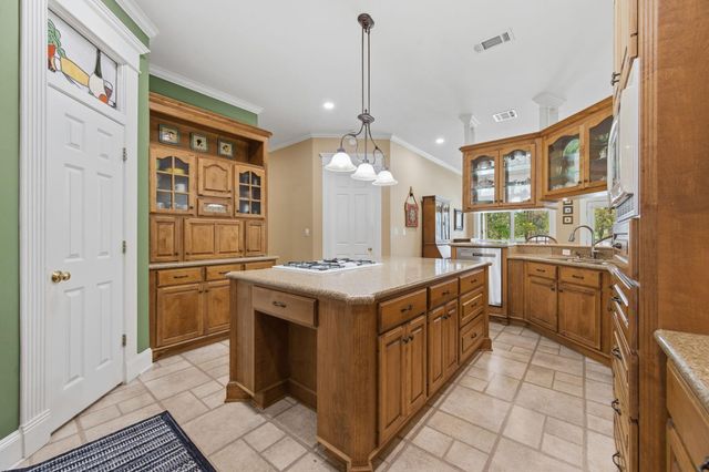 510 Cherry Hills Drive, Huntsville, TX 77340