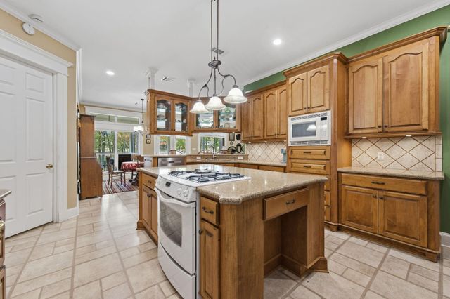 510 Cherry Hills Drive, Huntsville, TX 77340