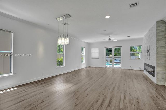 1115 NE 14th Ave, Fort Lauderdale, FL 33304