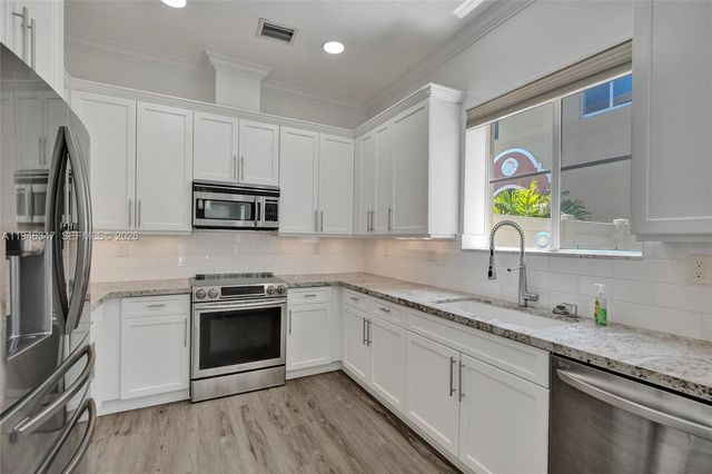 1115 NE 14th Ave, Fort Lauderdale, FL 33304