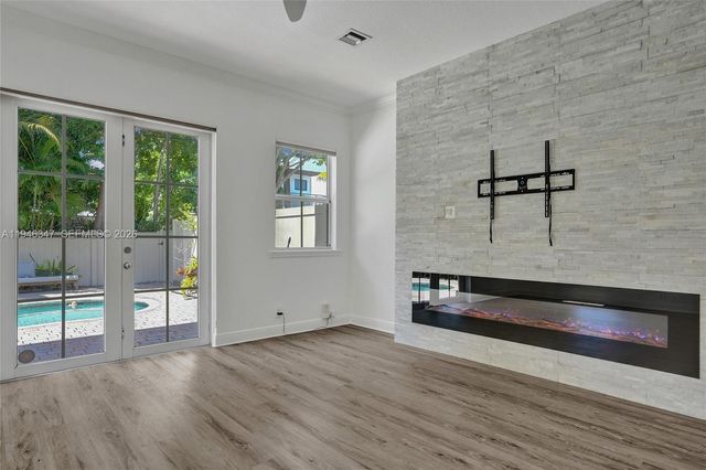 1115 NE 14th Ave, Fort Lauderdale, FL 33304