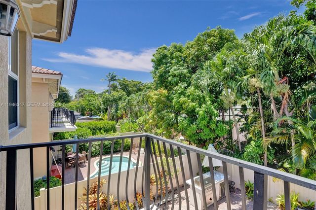 1115 NE 14th Ave, Fort Lauderdale, FL 33304